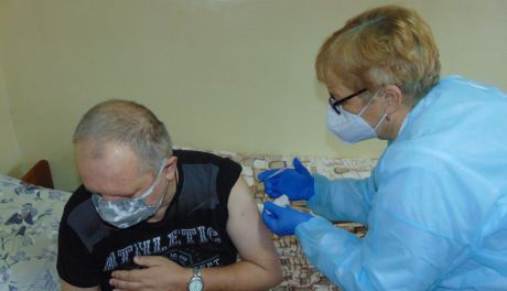 Trwają szczepienia w DPS na "Słonku" 