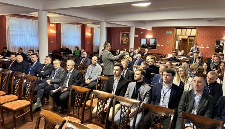 W Sandomierzu debatują o tym, jak zwiększyć bezpieczeństwo w aucie