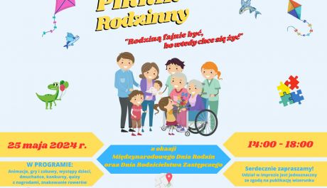 Piknik promujących rodzicielstwo zastępcze w Ostrowcu 