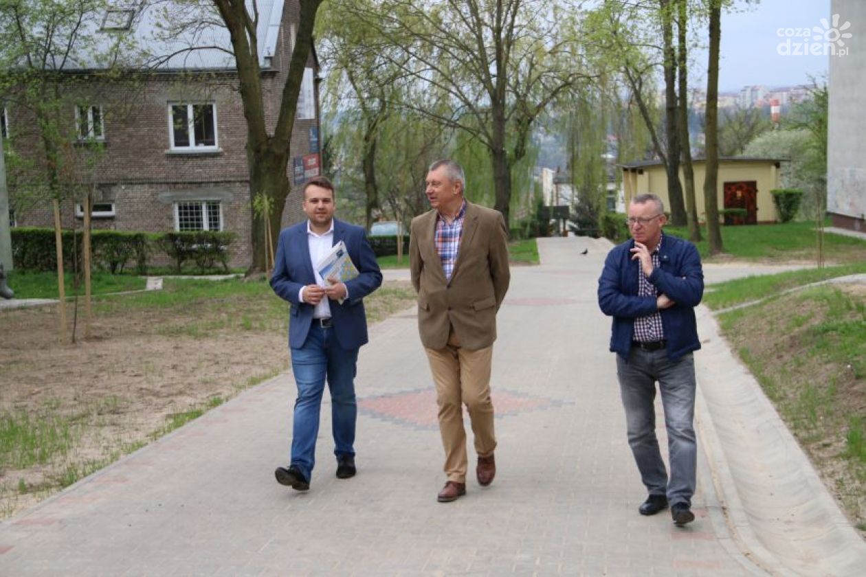 Starachowice. Nowy chodnik przy ul. Medycznej