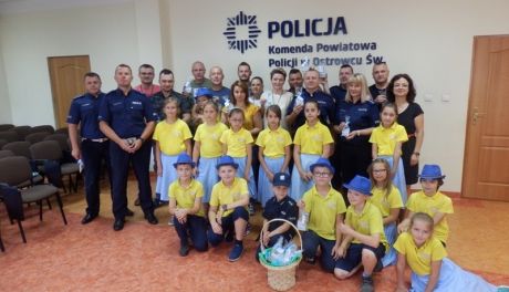 Dzieci odwiedziły policjantów 