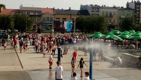 Nasz Rynek piękny, bo biało-czerwony