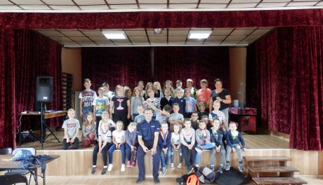 Sadowie, policja, dzieci i...