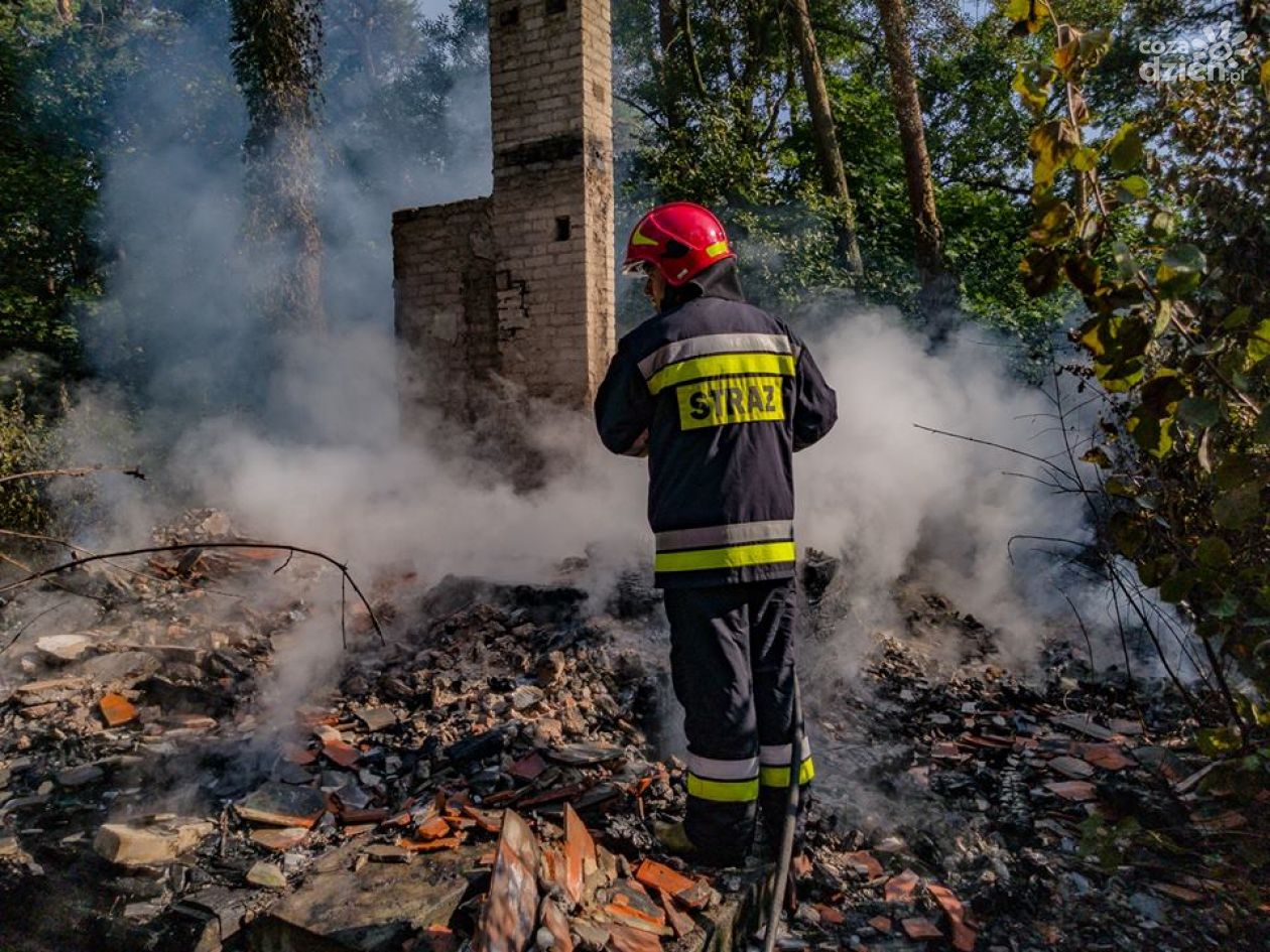Spłonął pustostan w Ostrowcu