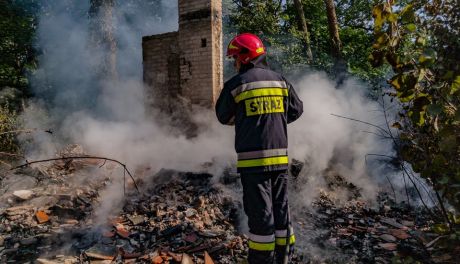 Spłonął pustostan w Ostrowcu