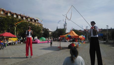 Cyganie i cyrkowcy w Rynku w Ostrowcu
