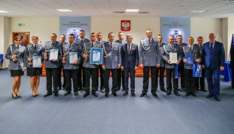 DAMIAN ŁASAK - dzielnicowy z Ostrowca na medal