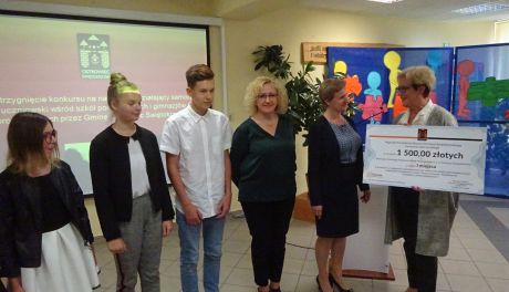 Nagrody dla młodych samorządnych ze szkół w Ostrowcu