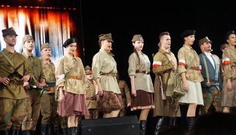 Wojskowi zaśpiewali w Ostrowcu