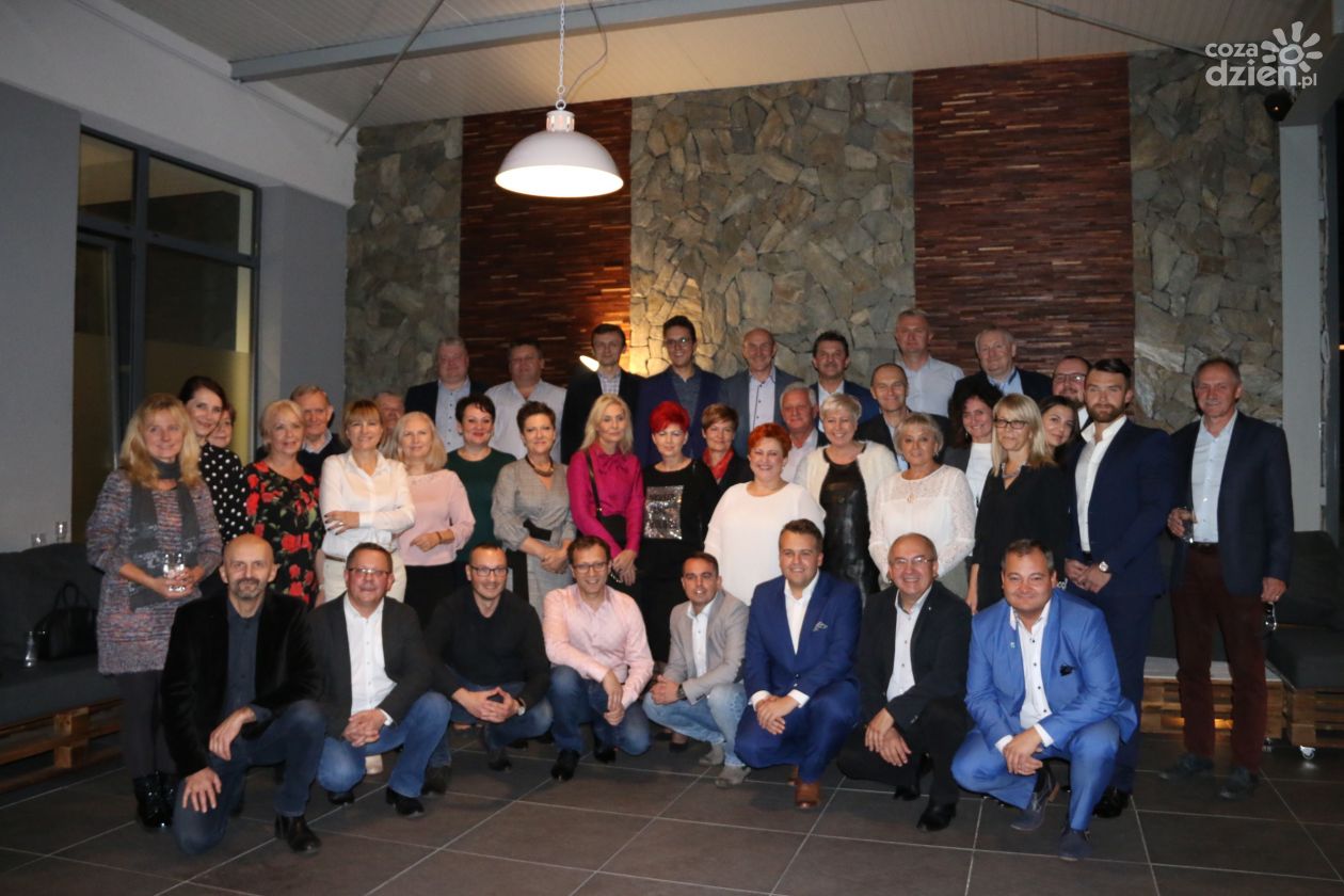 W Starachowicach Materek przechodzi w I turze
