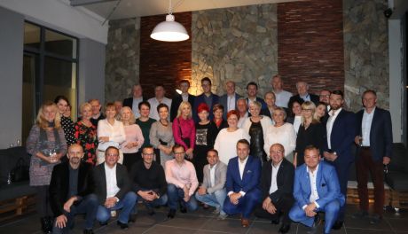 W Starachowicach Materek przechodzi w I turze