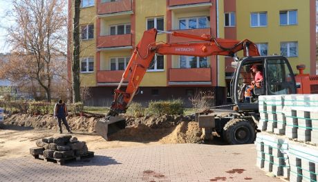 STARACHOWICE - nowa droga i chodniki przy Harcerskiej