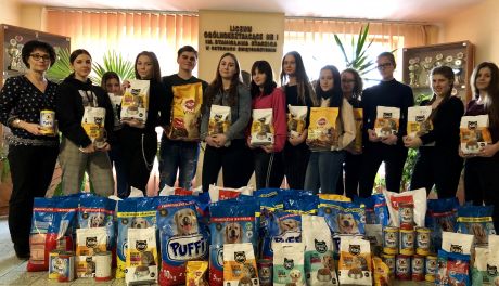 Uczniowie "Staszica" potrafią pomagać 