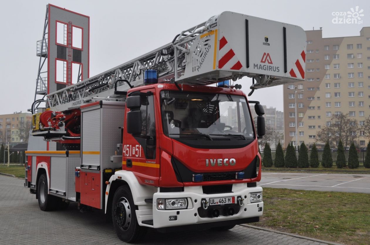 Ostrowieccy strażacy mają nową drabinę 