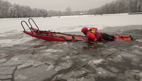Strażacy ćwiczą na Gutwinie i odwiedzają szkoły