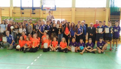 Młodzi piłkarze walczyli o puchar burmistrza Ćmielowa