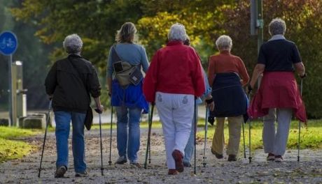 Zumba, aerobik, siłownia, basen i "kijki" 