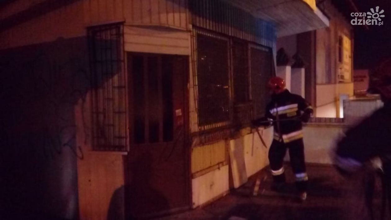 Płonął kiosk przy Traugutta