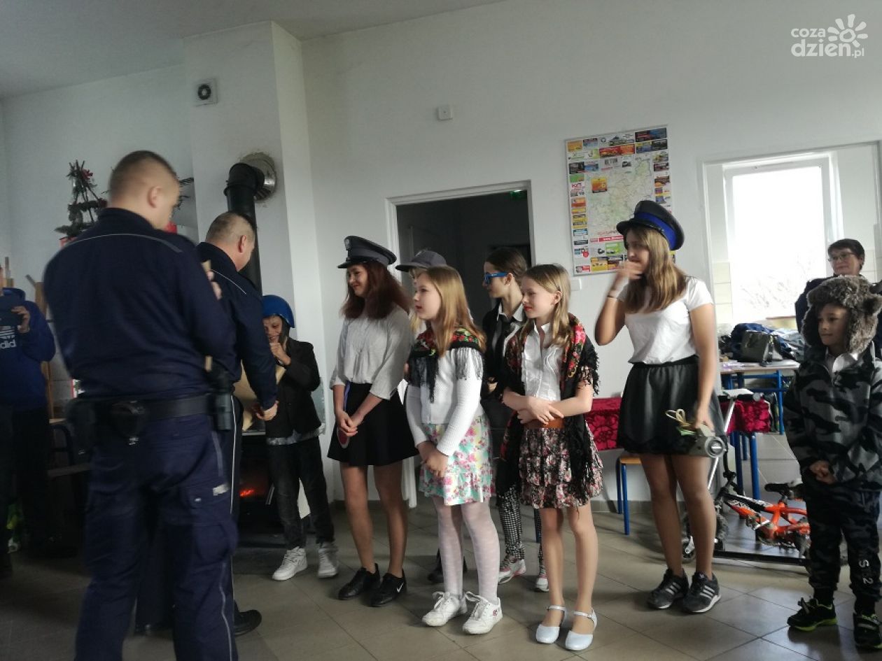Zrobili niespodziankę policjantom