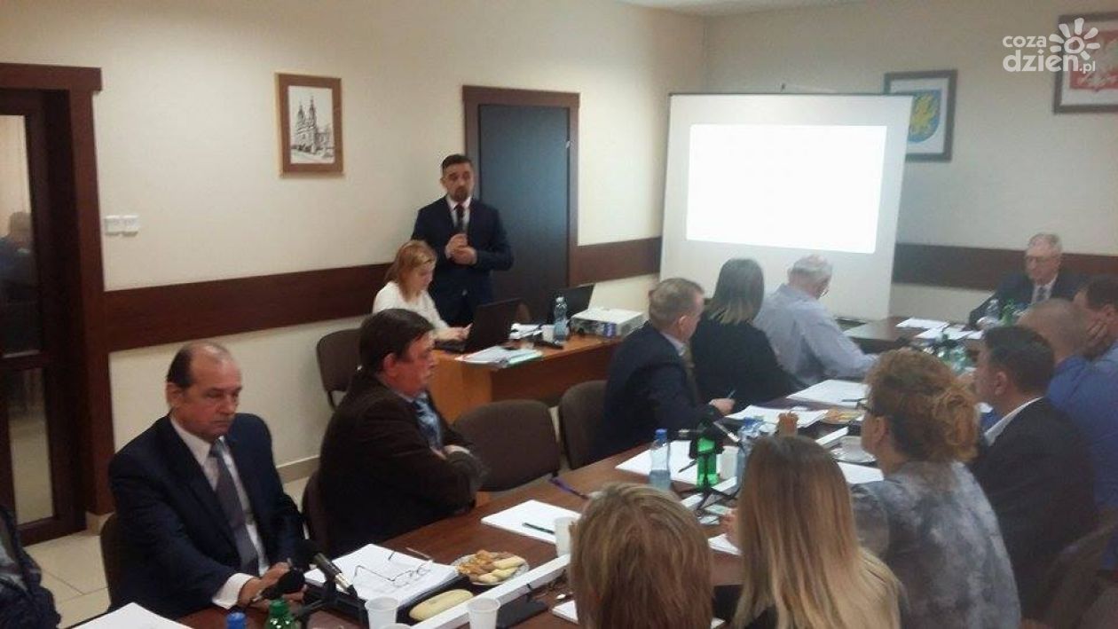 Wójt Hubert Żądło nie zarobi więcej