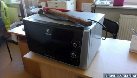 Z siekierą po mikrofalówkę