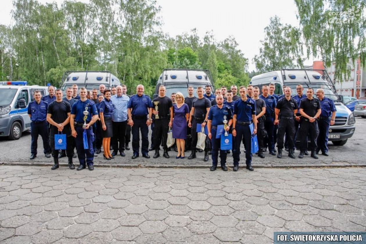 Policjanci z Ostrowca drudzy w województwie