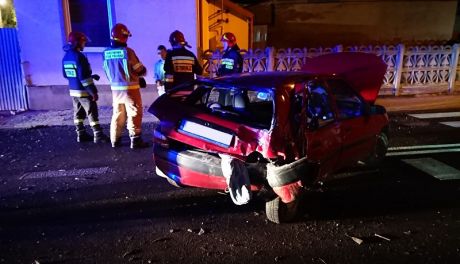 Nocny wypadek na Podstawiu - samochód uderzył w dom