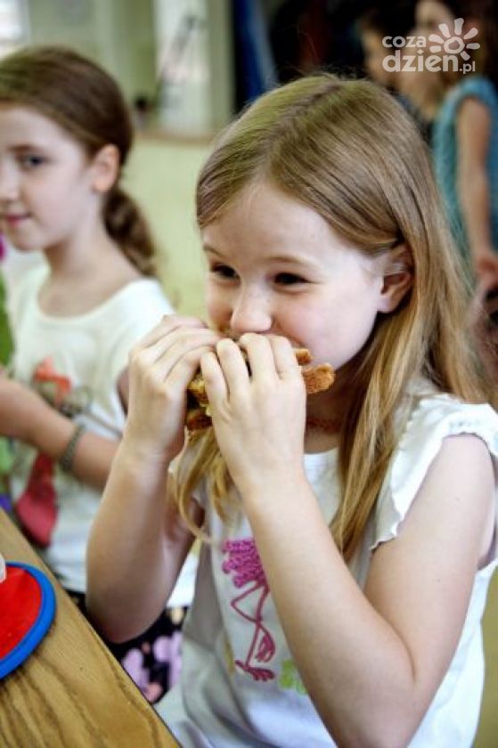 Dożywianie dzieci w szkołach w Bałtowie