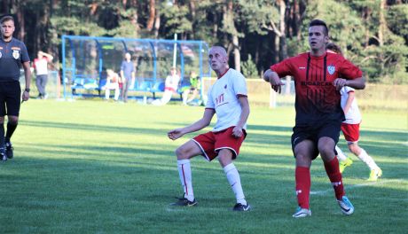 Grad bramek w Opatowie - grała IV liga i klasa Okręgowa