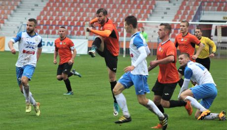 Remis w hutniczych derbach