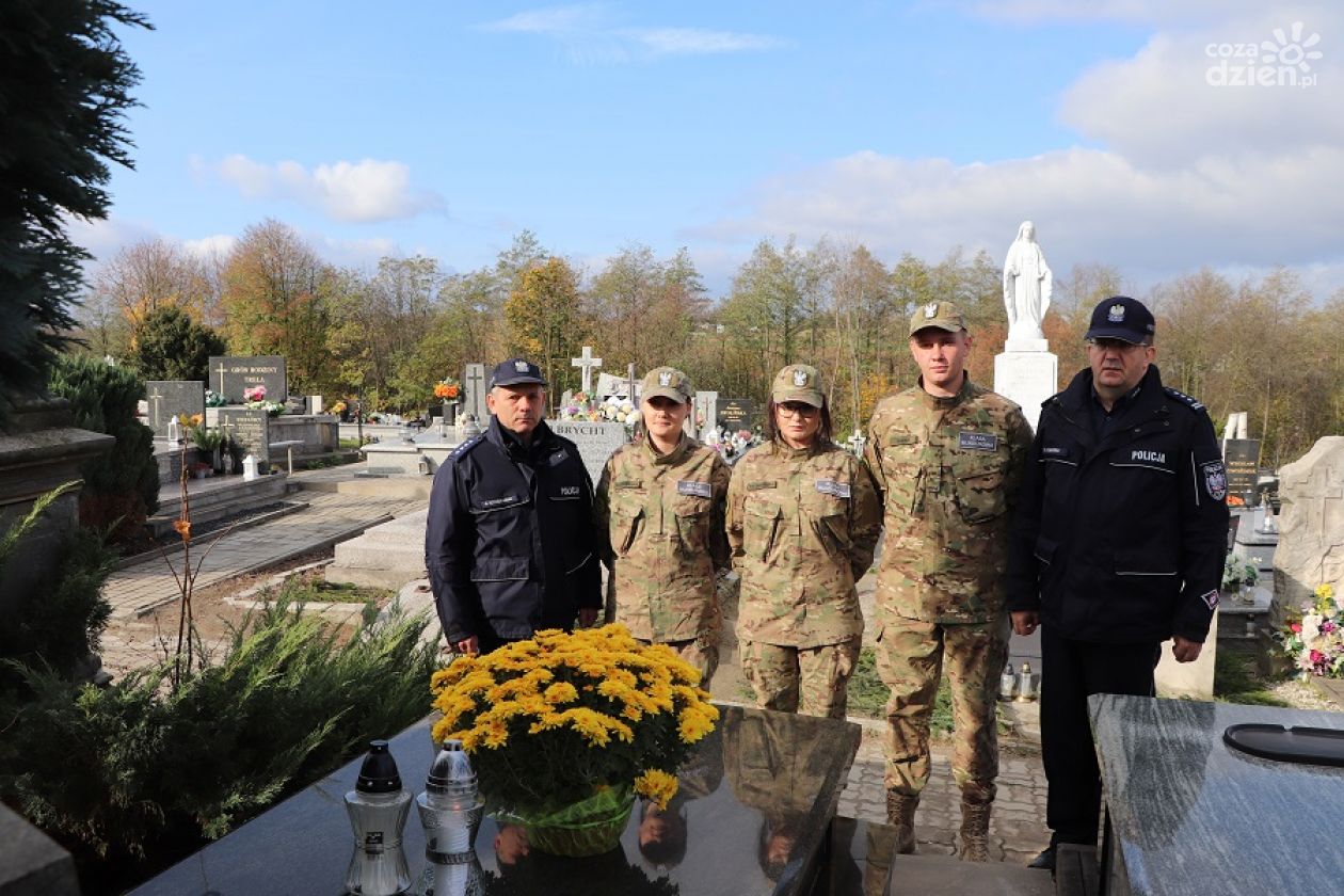 Pamiętają o zmarłych kolegach