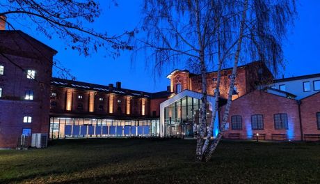 "Niebieskie" budynki w Ostrowcu