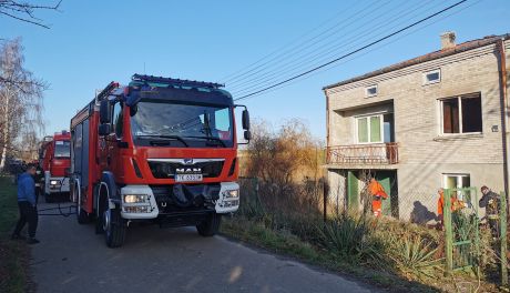 Pożar domu w gminie Bodzechów, jest ofiara śmiertelna 