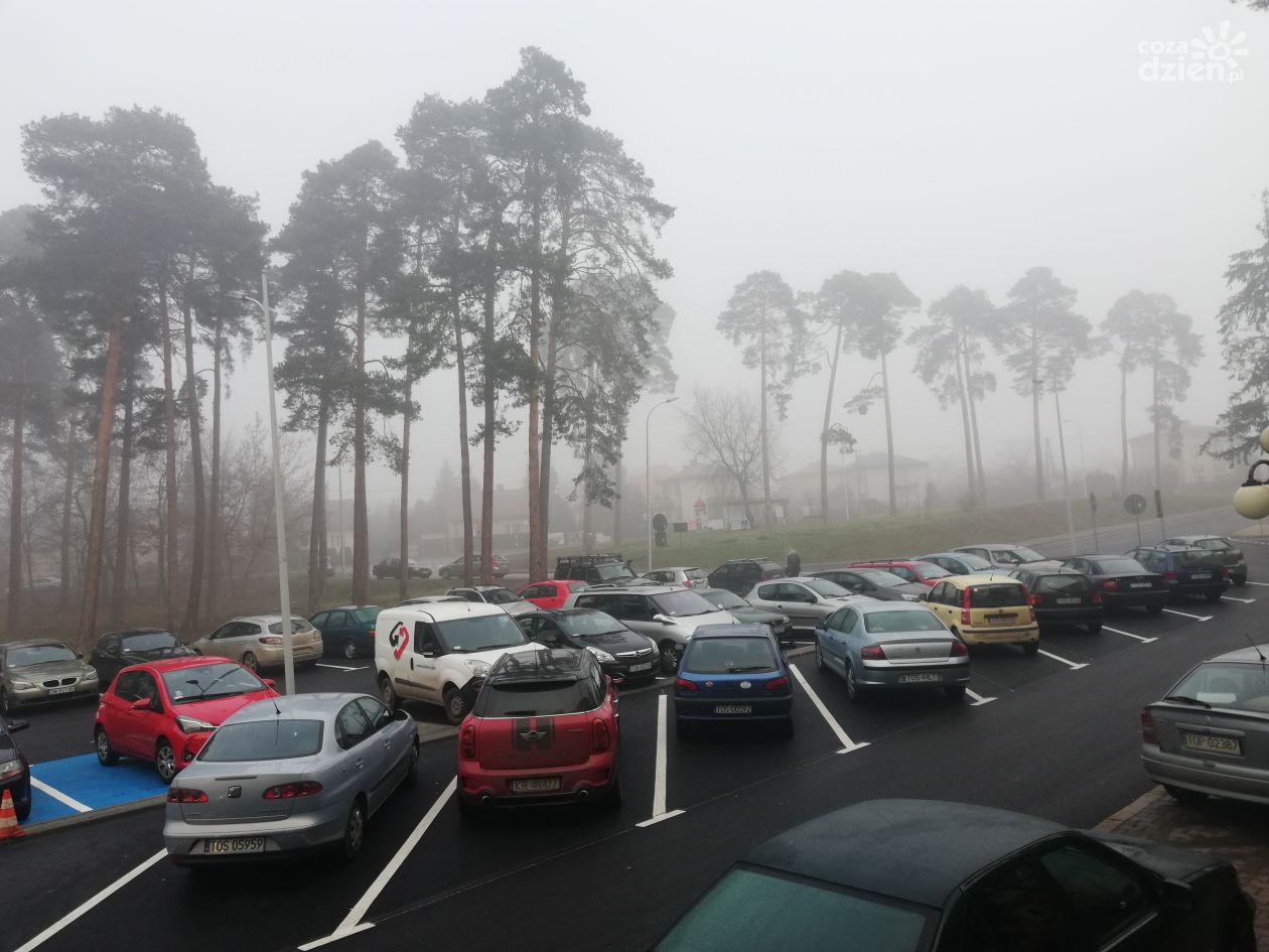 Więcej miejsc parkingowych przy szpitalu