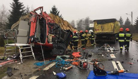 Uwaga ! Wypadek ! Trasa krajowa numer 74 zablokowana