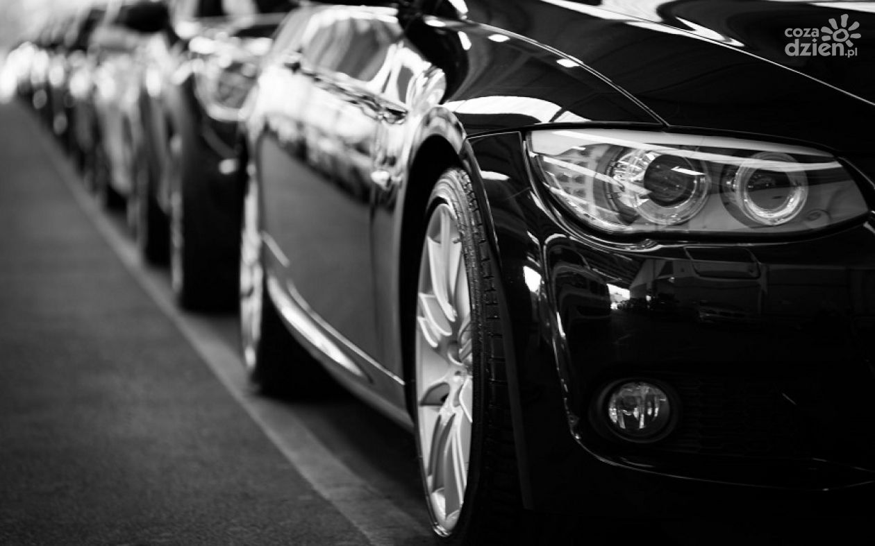 Leasing samochodu osobowego – warunki umowy, procedury i formalności
