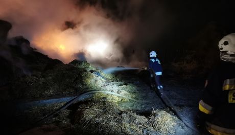 30 godzina akcji. Strażacy gaszą pożar w Przeuszynie