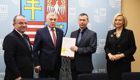 Miliony na modernizację ostrowieckiego magistratu i "Etiudy"