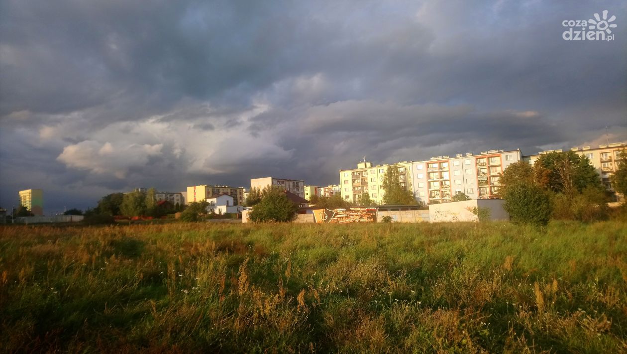 Wichury nad regionem. W powiecie ostrowieckim spokojnie