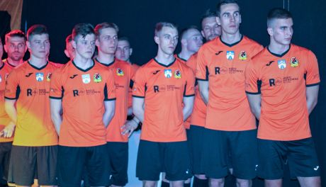 Piłkarze KSZO 1929 po prezentacji - zdjęcia