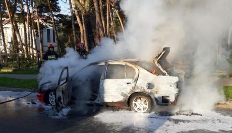 Płonący samochód w Ostrowcu Św.