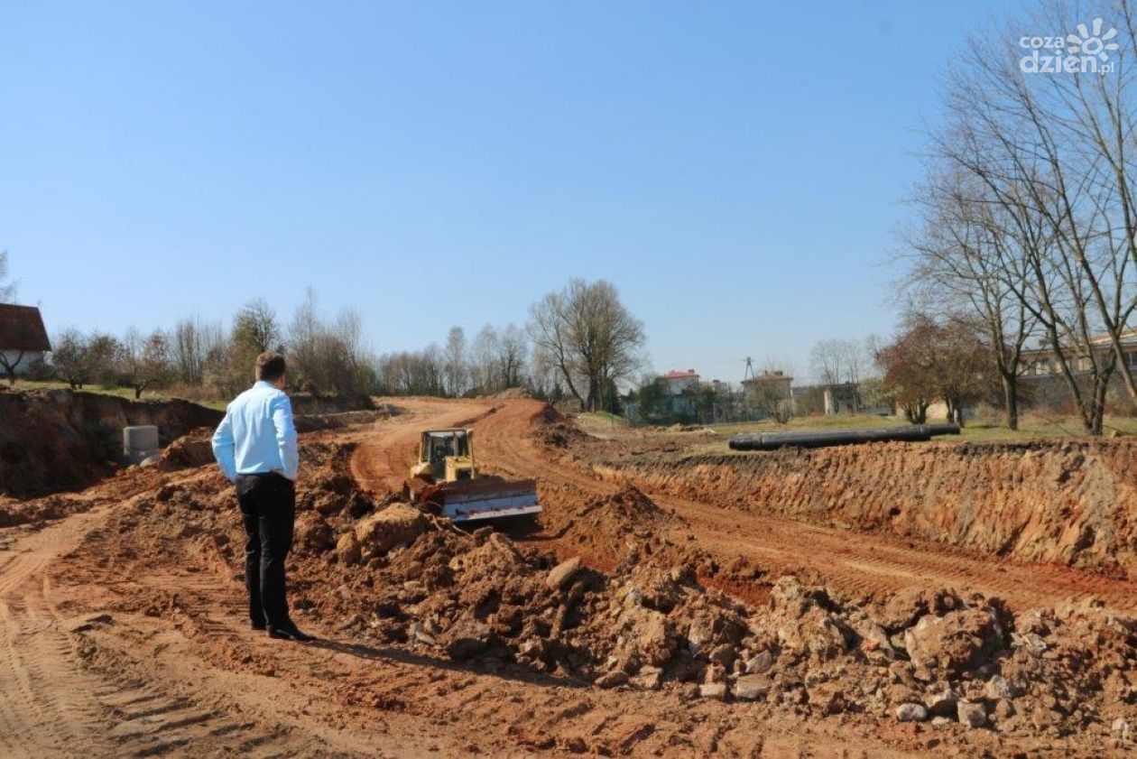 Starachowice. Nowy odcinek ulicy Moniuszki w trakcie budowy
