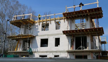 Przybywa pięter w starachowickich mieszkaniach