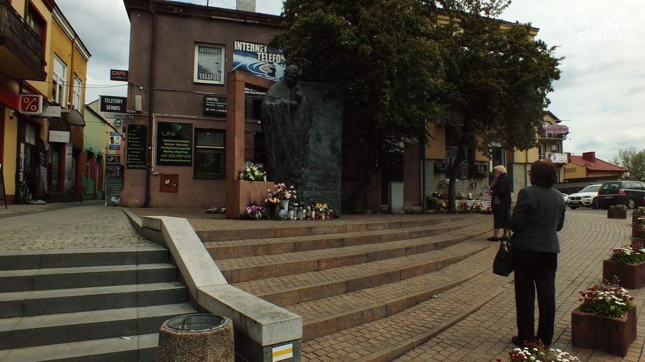 Setna rocznica urodzin papieża Jana Pawła II. Ostrowczanie pamiętają