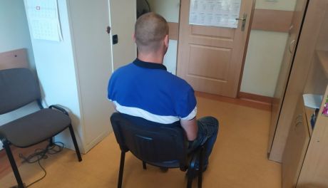 Ukradli i podpalili auto