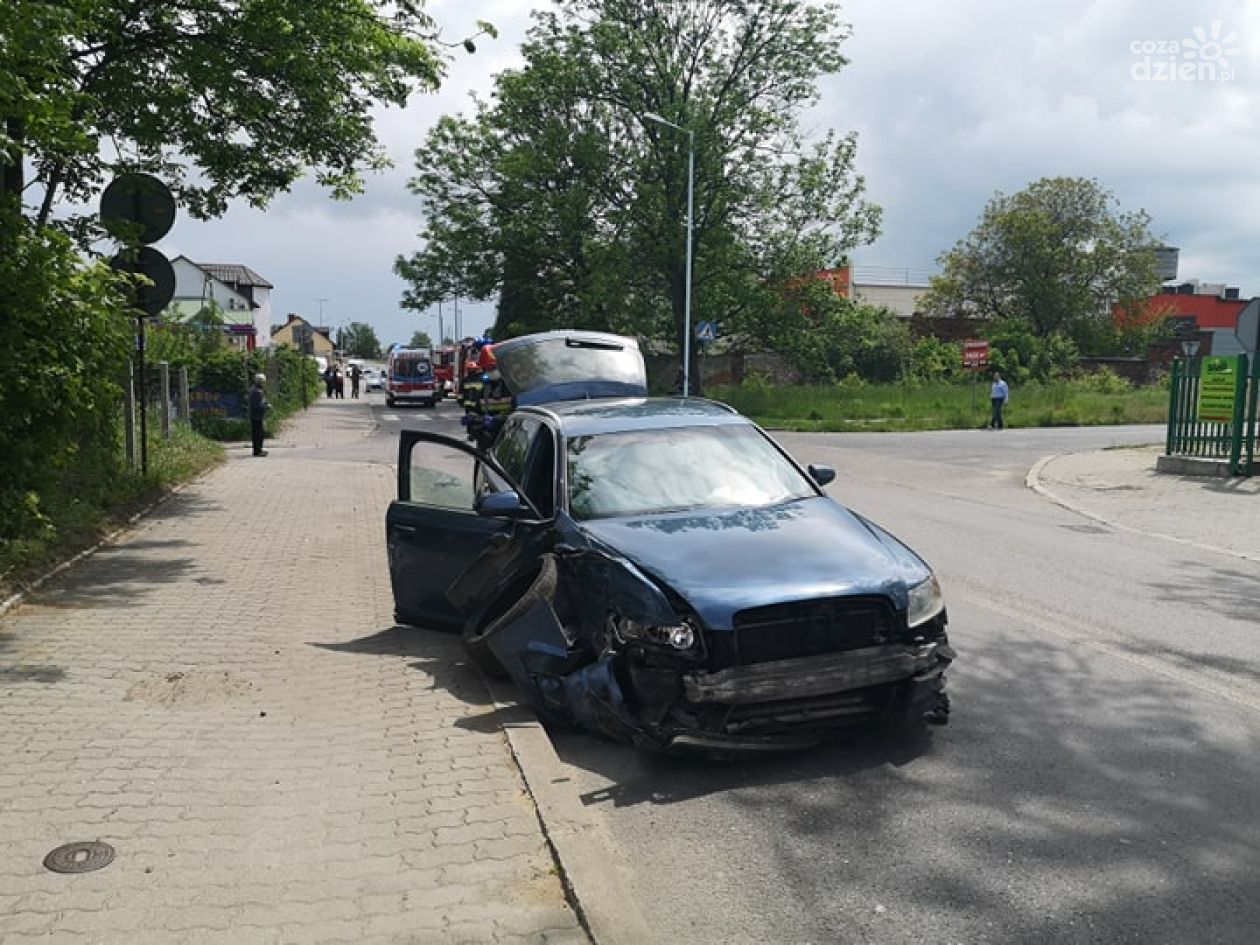 Zablokowana ulica Żabia w Ostrowcu Św.