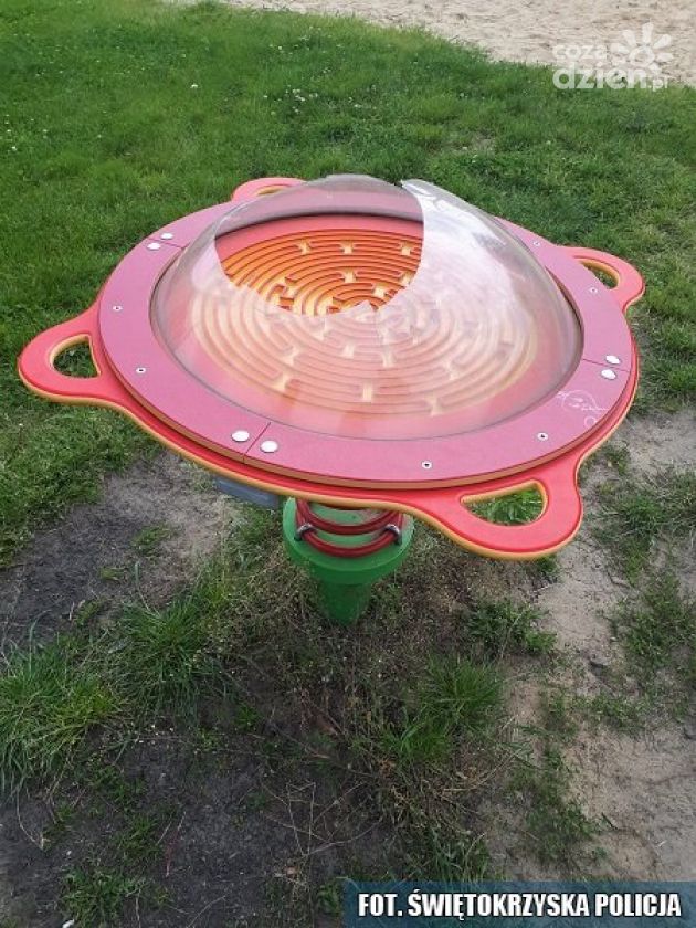 Sprawca wandalizmu na placu zabaw zatrzymany