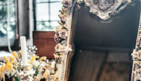 Jak urządzić toaletkę, by była funkcjonalna i piękna?