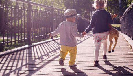 Jak powinno się ubierać dzieci na spacer?