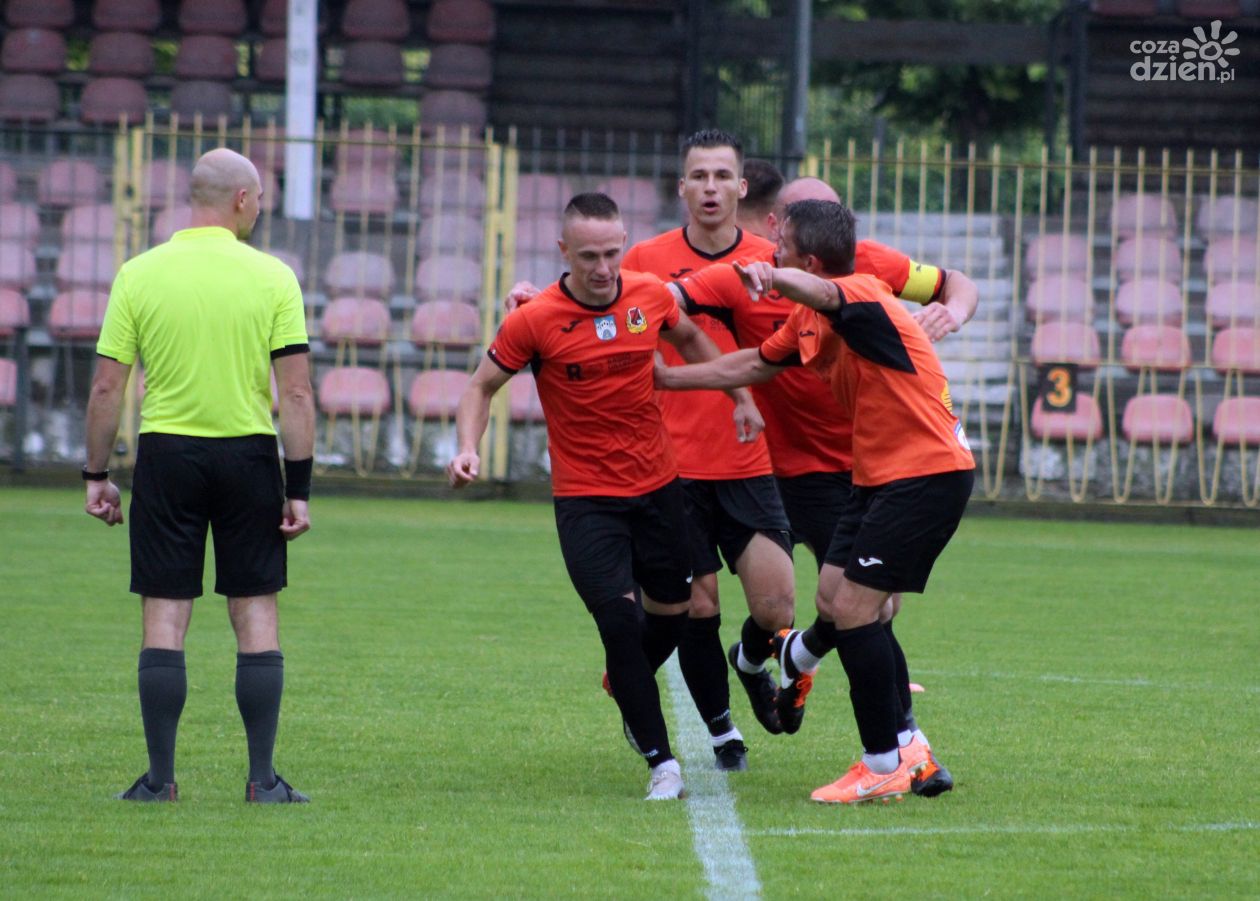 Pomarańczowo-czarni awansowali do finału Okręgowego Pucharu Polski